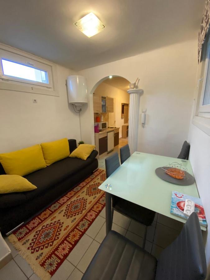 Apartment And Rooms Heart Of The City Budapest Exterior foto