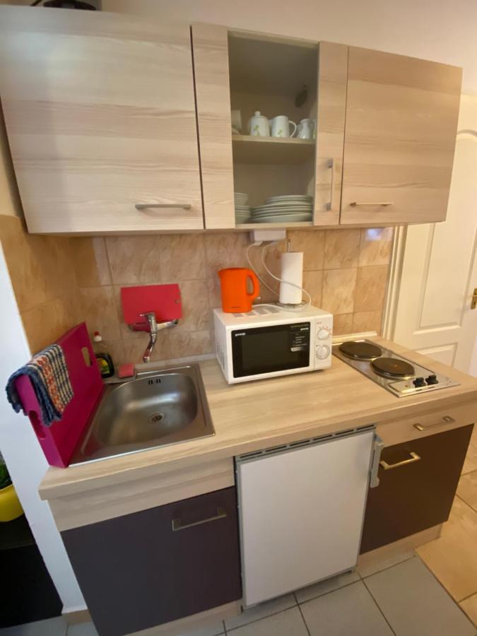 Apartment And Rooms Heart Of The City Budapest Exterior foto
